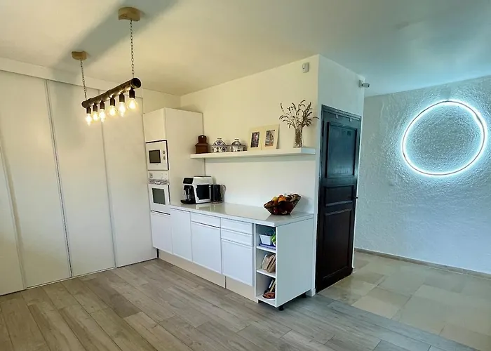 Cevennes With Pool 펜션